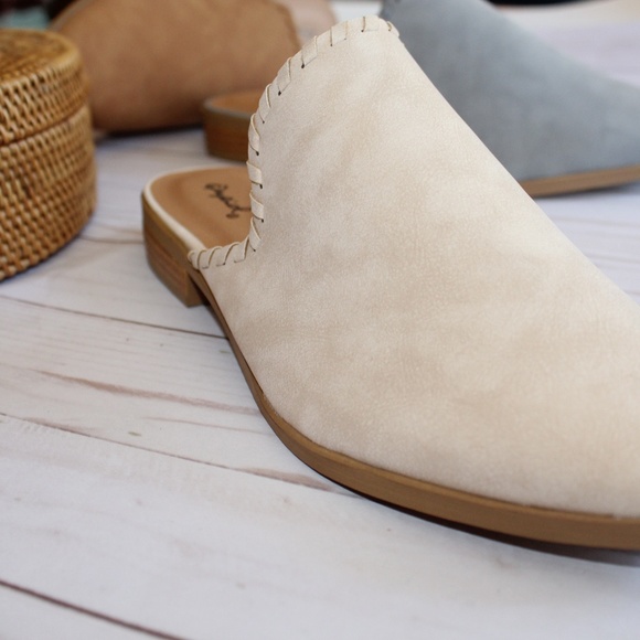 🚨LAST PAIR!!//The Sarahi//Stone braided mule/flat - Picture 6 of 8